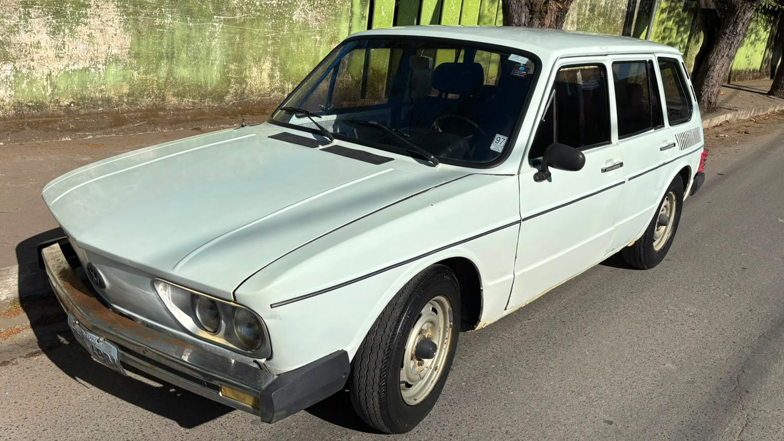 Volkswagen Brasilia LS 1981 a venda em Arcos / MG 
