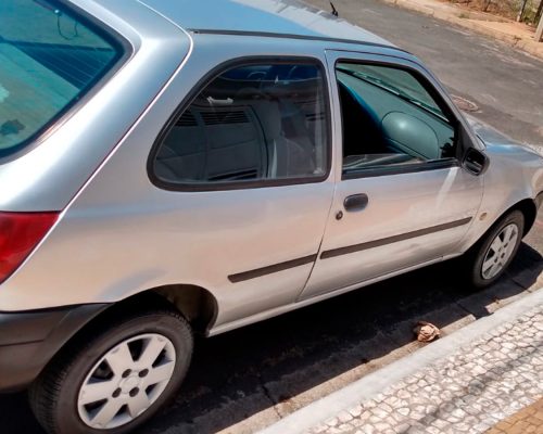 ford_fiesta_2001_prata_americana_sp_3