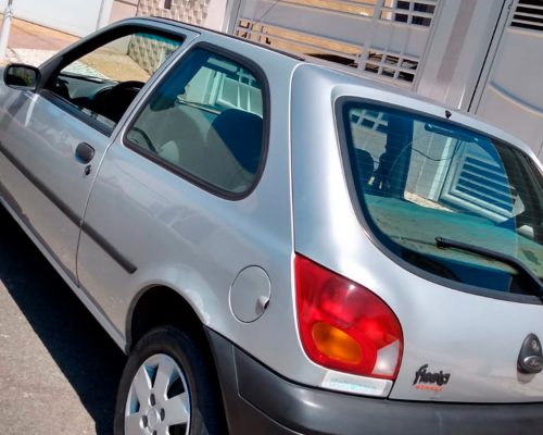 ford_fiesta_2001_prata_americana_sp_5