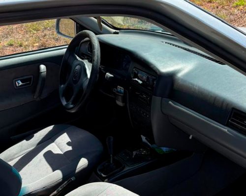 volkswagem_santana_2001_prata_jacutinga_mg_11