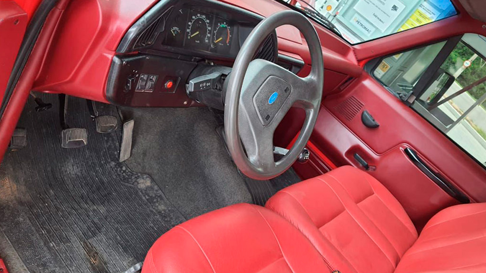 F1000