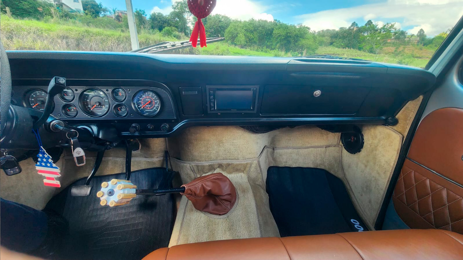 F 1000