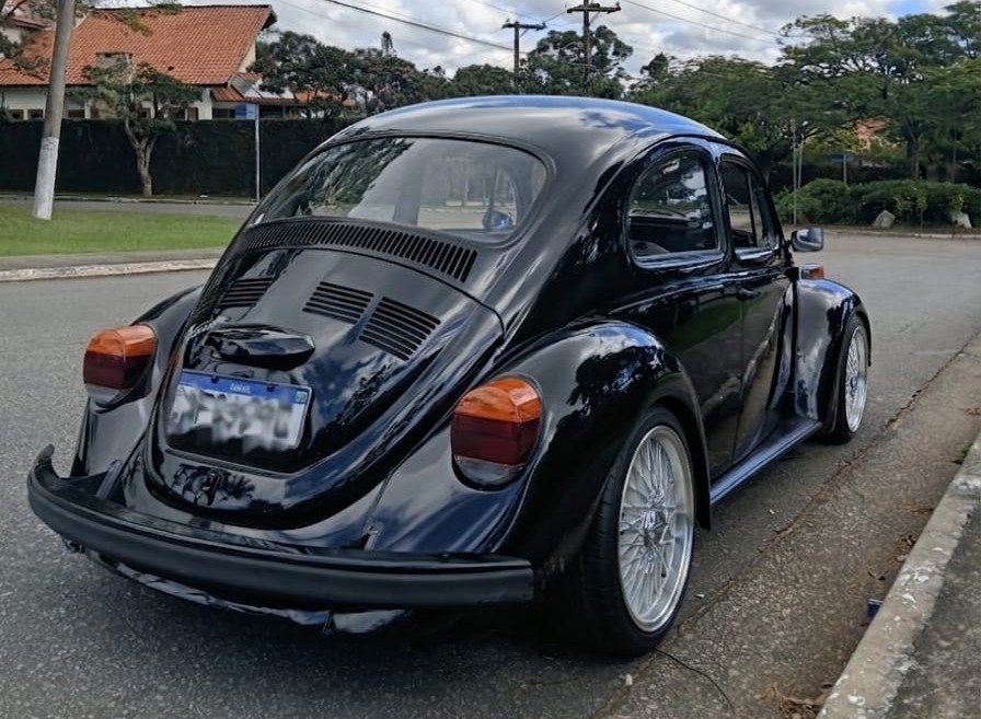 VOLKSWAGEN FUSCA 1500 – 1972 | GERMAN LOOK a venda - detalhe externo | Carro Antigo a Venda