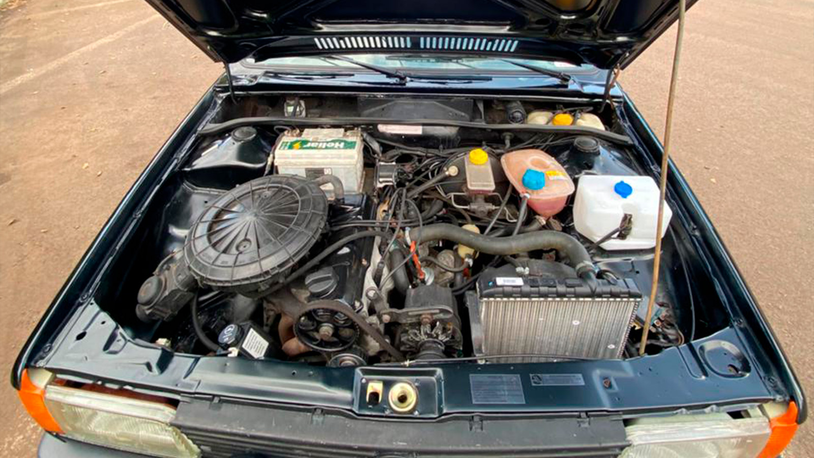 Volkswagen Gol GTS 1994 a venda - vista traseira e acabamento | Carro Antigo a Venda