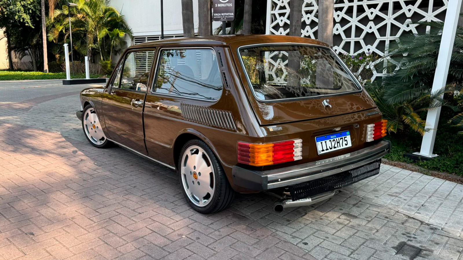 VW Brasília 1979 a venda - vista lateral | Carro Antigo a Venda