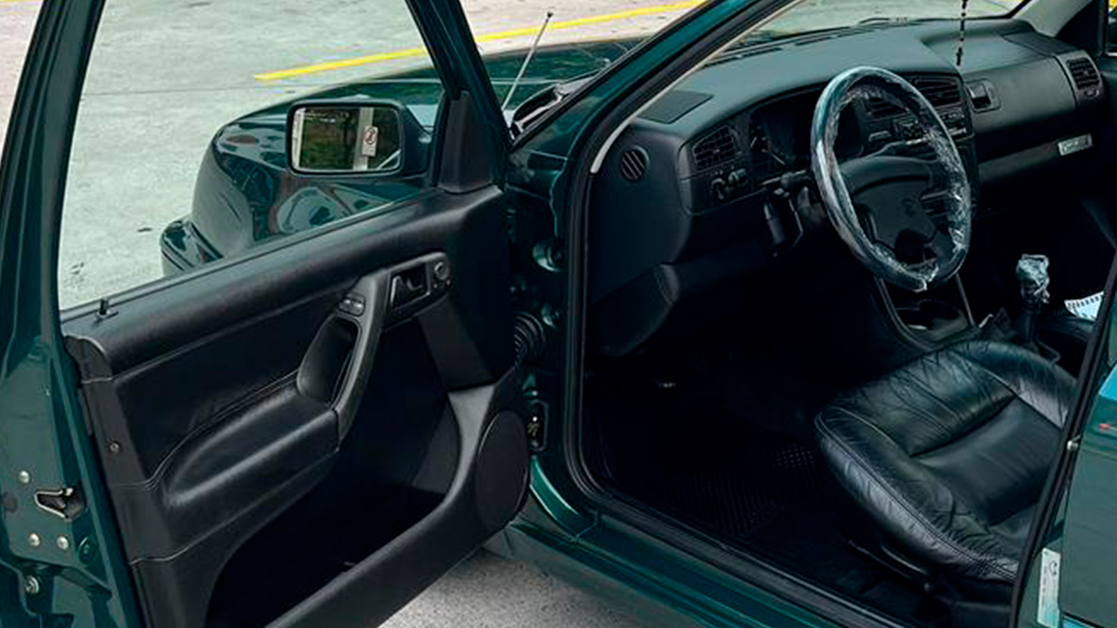 Volkswagen Golf GLX 1995 a venda - detalhe do carro antigo | Carro Antigo a Venda