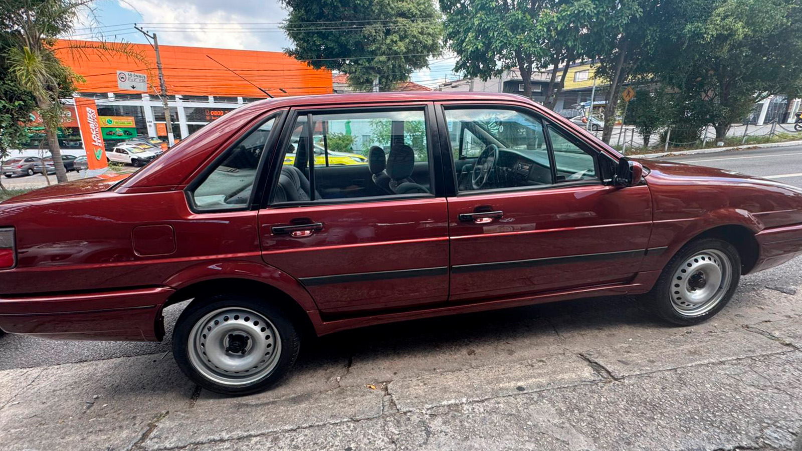 Volkswagen Santana 1997 a venda - vista lateral | Carro Antigo a Venda